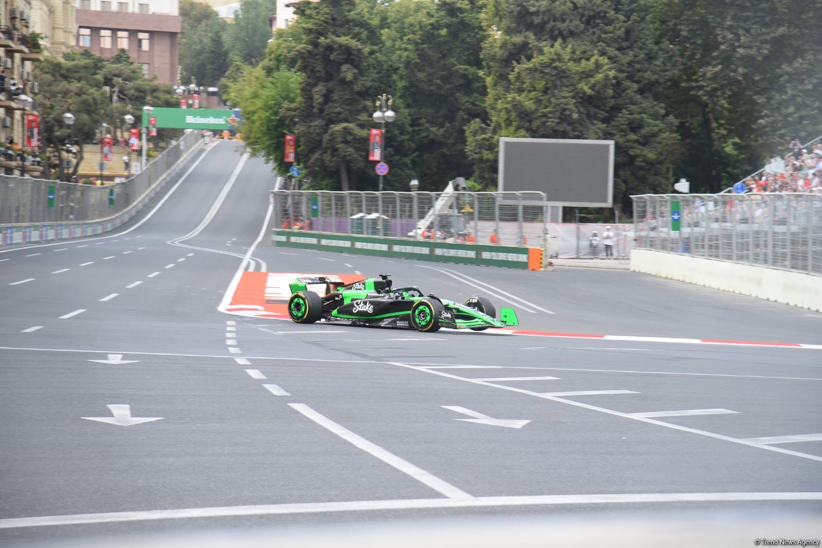 Bakıdakı "Formula 1"dən maraqlı anlar - FOTOREPORTAJ
