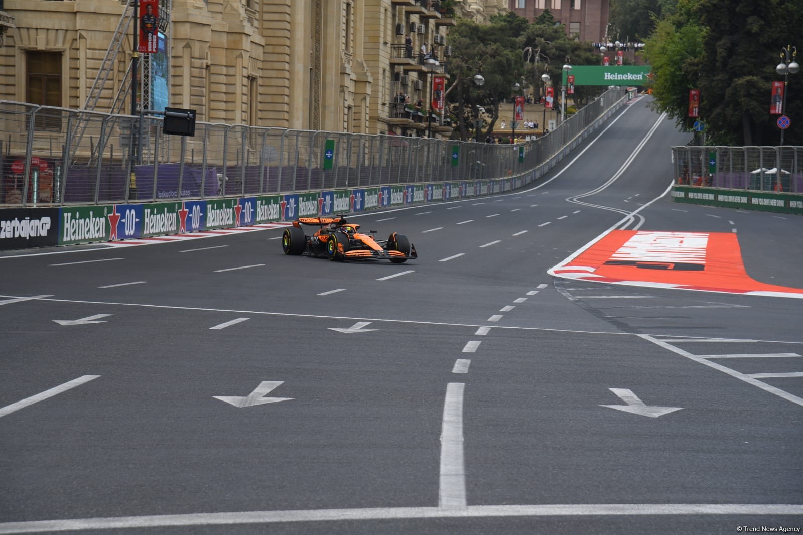 Bakıdakı "Formula 1"dən maraqlı anlar - FOTOREPORTAJ