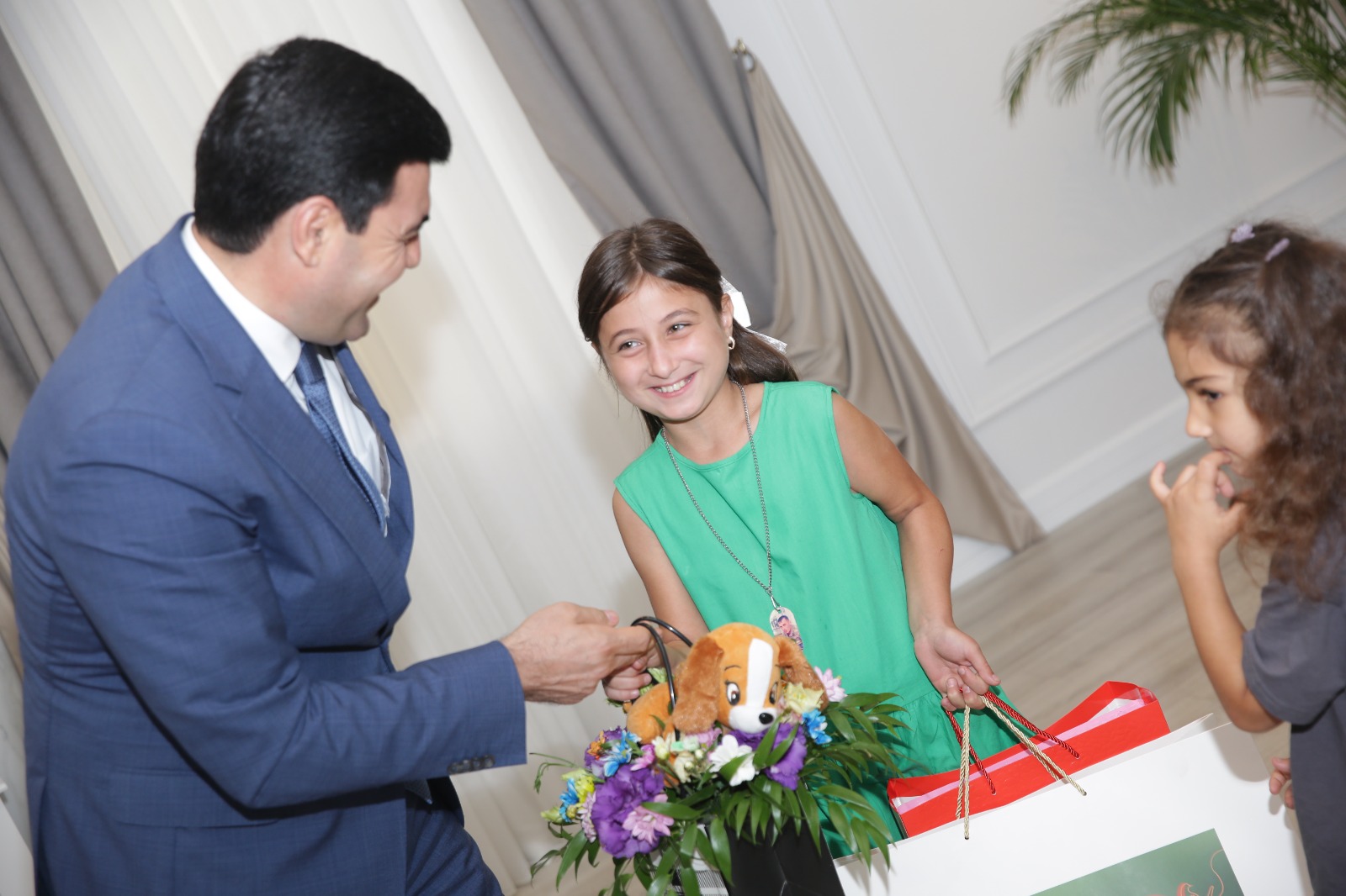 Xaçmazda doğum gününü qeyd edən şəhid övladları ilə görüş keçirilib (FOTO)