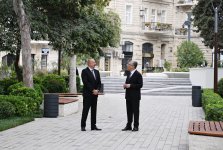 Prezident İlham Əliyev “Xaqani” bağında və ətraf ərazilərdə aparılmış abadlıq və yenidənqurma işlərindən sonra yaradılan şəraitlə tanış olub (YENİLƏNİB) (FOTO/VİDEO)