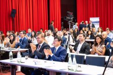 Almaniyada Yaşayan Azərbaycanlı Həkimlərin III Forumu keçirilir (FOTO)