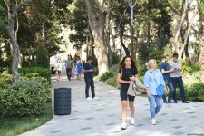 Səs-küysüz, göz oxşayan “Xaqani” bağından FOTOREPORTAJ