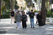 Səs-küysüz, göz oxşayan “Xaqani” bağından FOTOREPORTAJ