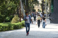 Səs-küysüz, göz oxşayan “Xaqani” bağından FOTOREPORTAJ