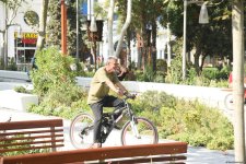 Səs-küysüz, göz oxşayan “Xaqani” bağından FOTOREPORTAJ