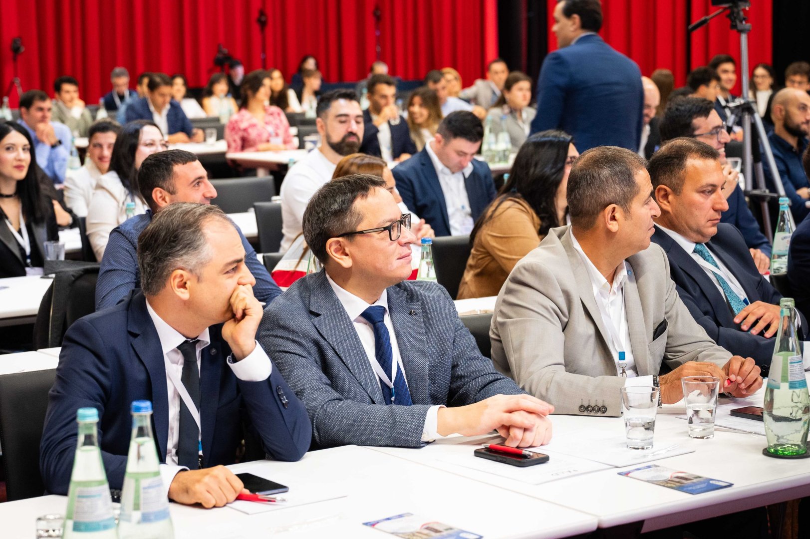 Almaniyada Yaşayan Azərbaycanlı Həkimlərin III Forumu keçirilir (FOTO)