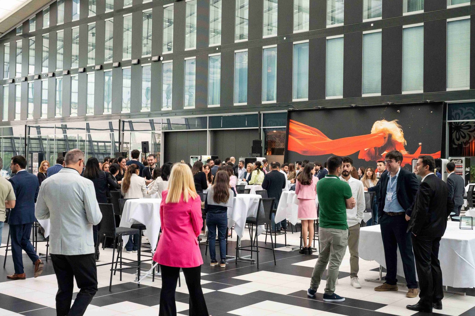 Almaniyada Yaşayan Azərbaycanlı Həkimlərin III Forumu keçirilir (FOTO)