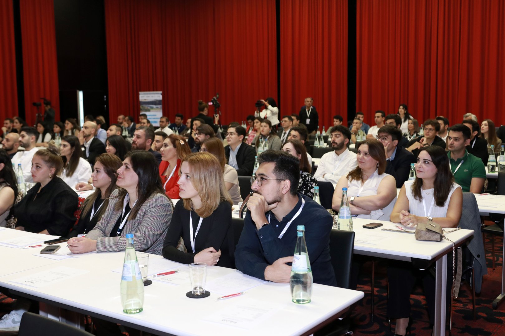 Almaniyada Yaşayan Azərbaycanlı Həkimlərin III Forumu keçirilir (FOTO)