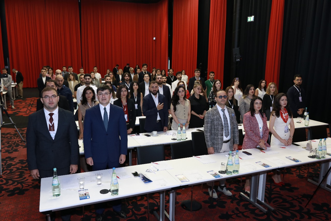 Almaniyada Yaşayan Azərbaycanlı Həkimlərin III Forumu keçirilir (FOTO)