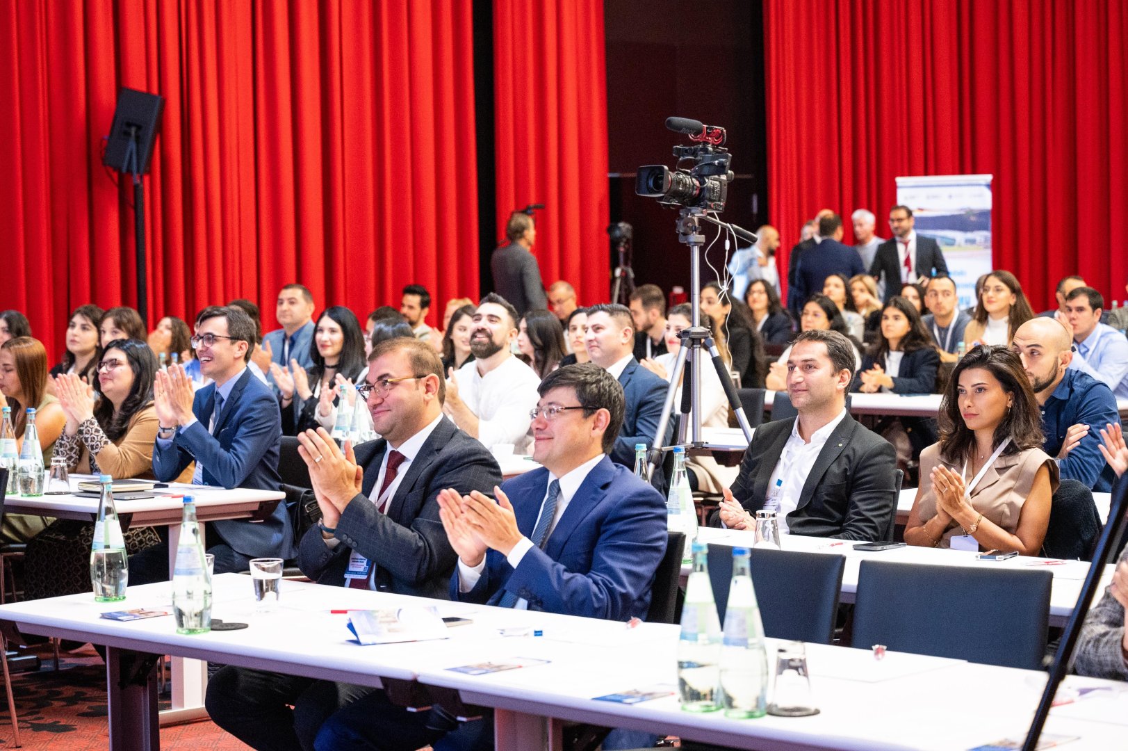 Almaniyada Yaşayan Azərbaycanlı Həkimlərin III Forumu keçirilir (FOTO)