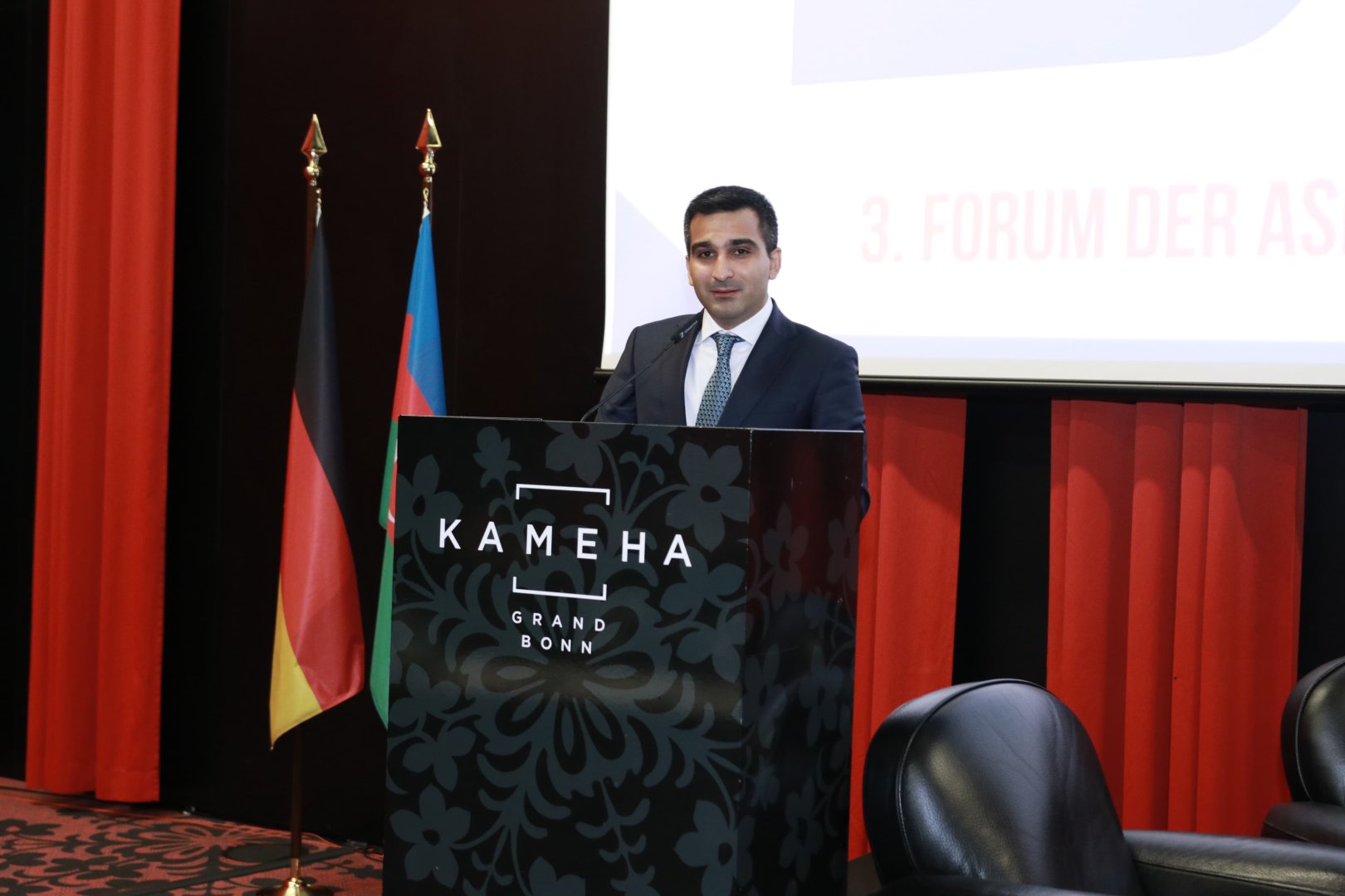 Almaniyada Yaşayan Azərbaycanlı Həkimlərin III Forumu keçirilir (FOTO)