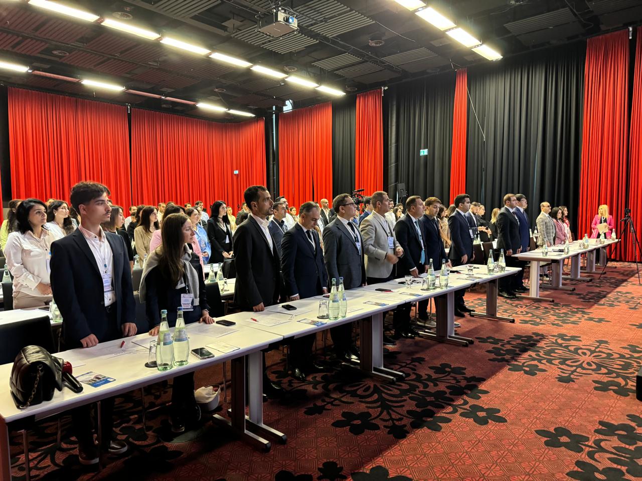 Almaniyada Yaşayan Azərbaycanlı Həkimlərin III Forumu keçirilir (FOTO)