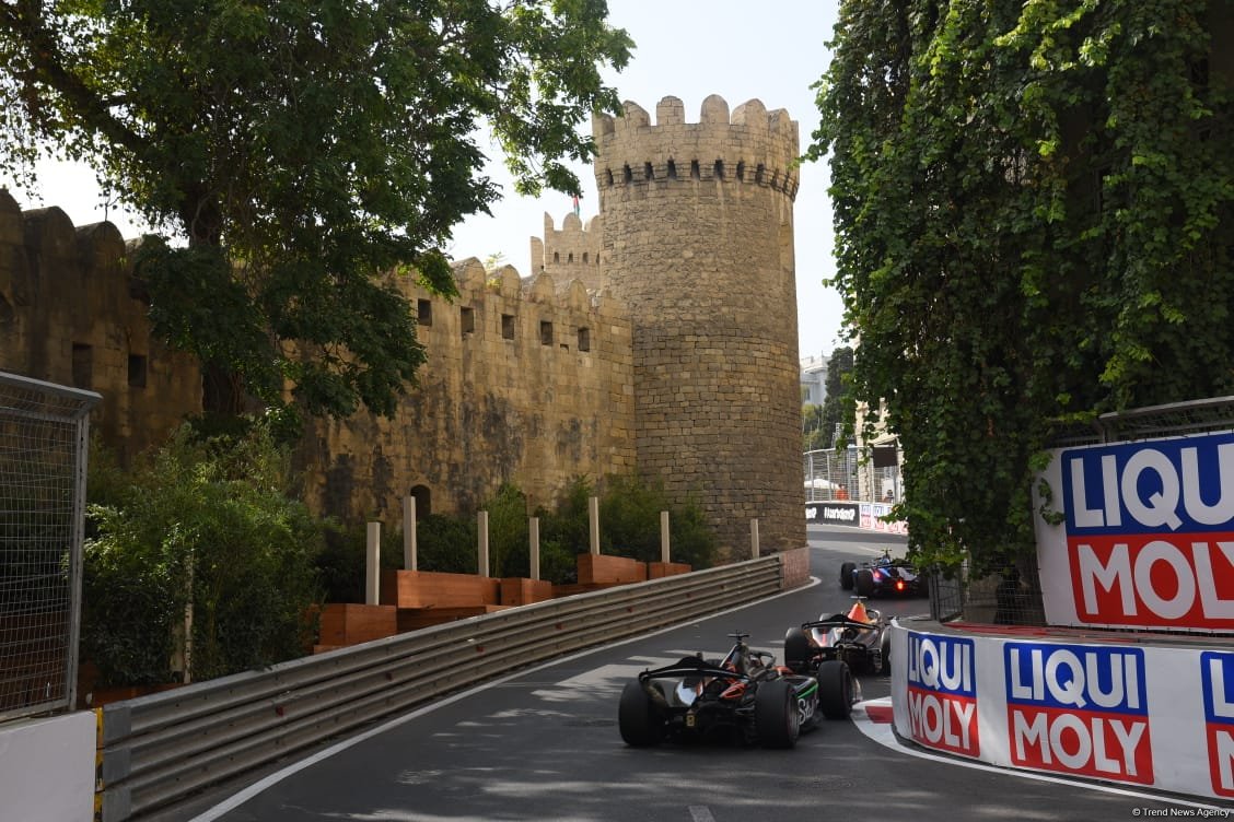 "Formula 2" komandalarının sprint yarışları başa çatdı (ƏLAVƏ EDİLİB) (FOTO/VİDEO)