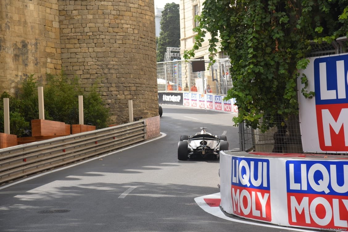 "Formula 2" komandalarının sprint yarışları başa çatdı (ƏLAVƏ EDİLİB) (FOTO/VİDEO)