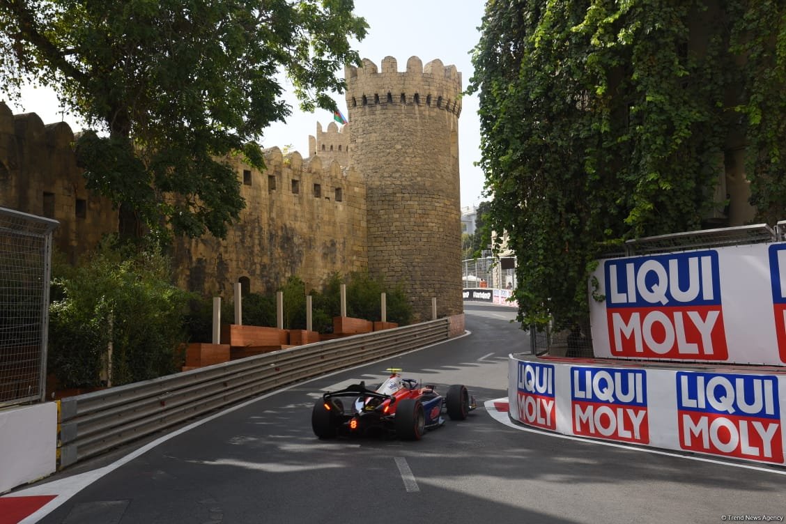 "Formula 2" komandalarının sprint yarışları başa çatdı (ƏLAVƏ EDİLİB) (FOTO/VİDEO)