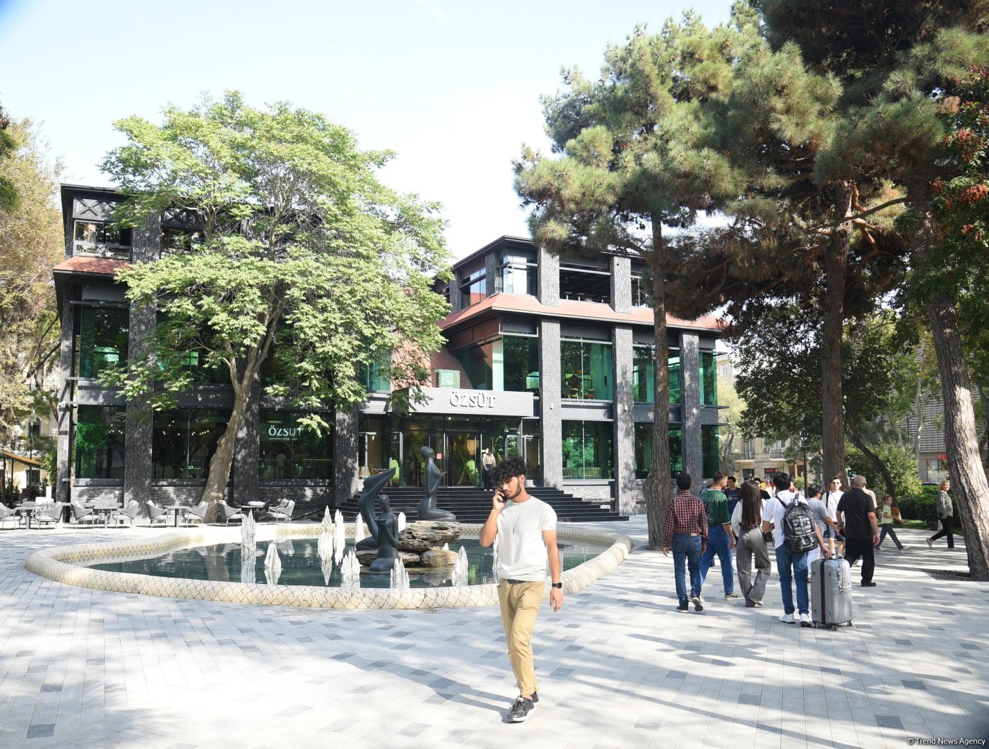 Səs-küysüz, göz oxşayan “Xaqani” bağından FOTOREPORTAJ