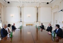 Prezident İlham Əliyev “Formula 1”in prezidenti və baş icraçı direktorunu, məsləhətçisini və britaniyalı supermodeli qəbul edib (FOTO) (YENİLƏNİB)