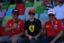 Bakıda "Formula 1" azarkeşlərinin tribunalardan maraqlı anları (FOTOREPORTAJ)