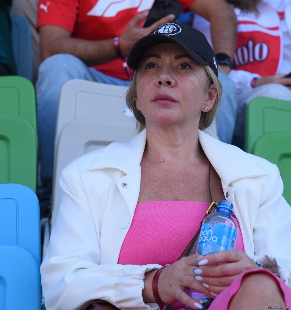Bakıda "Formula 1" azarkeşlərinin tribunalardan maraqlı anları (FOTOREPORTAJ)