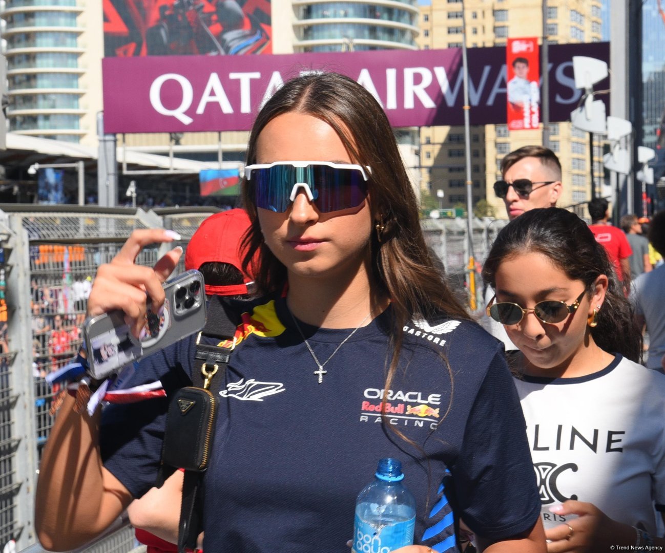 Bakıda "Formula 1" azarkeşlərinin tribunalardan maraqlı anları (FOTOREPORTAJ)