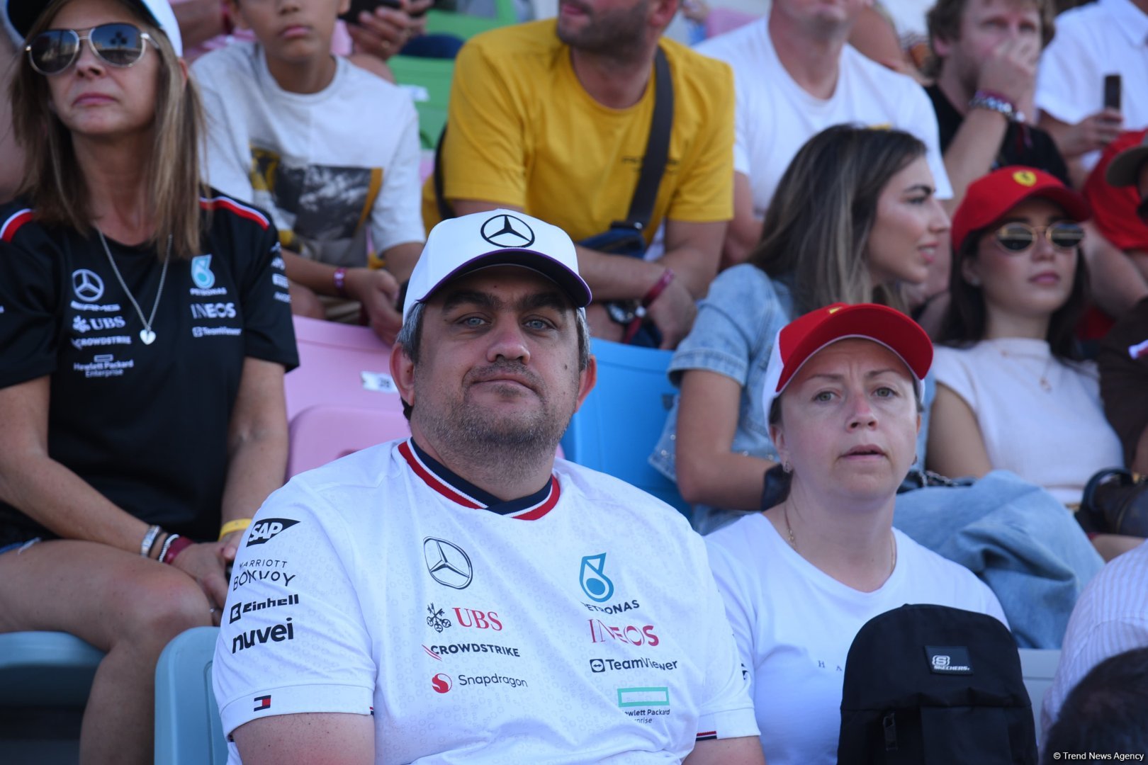 Bakıda "Formula 1" azarkeşlərinin tribunalardan maraqlı anları (FOTOREPORTAJ)