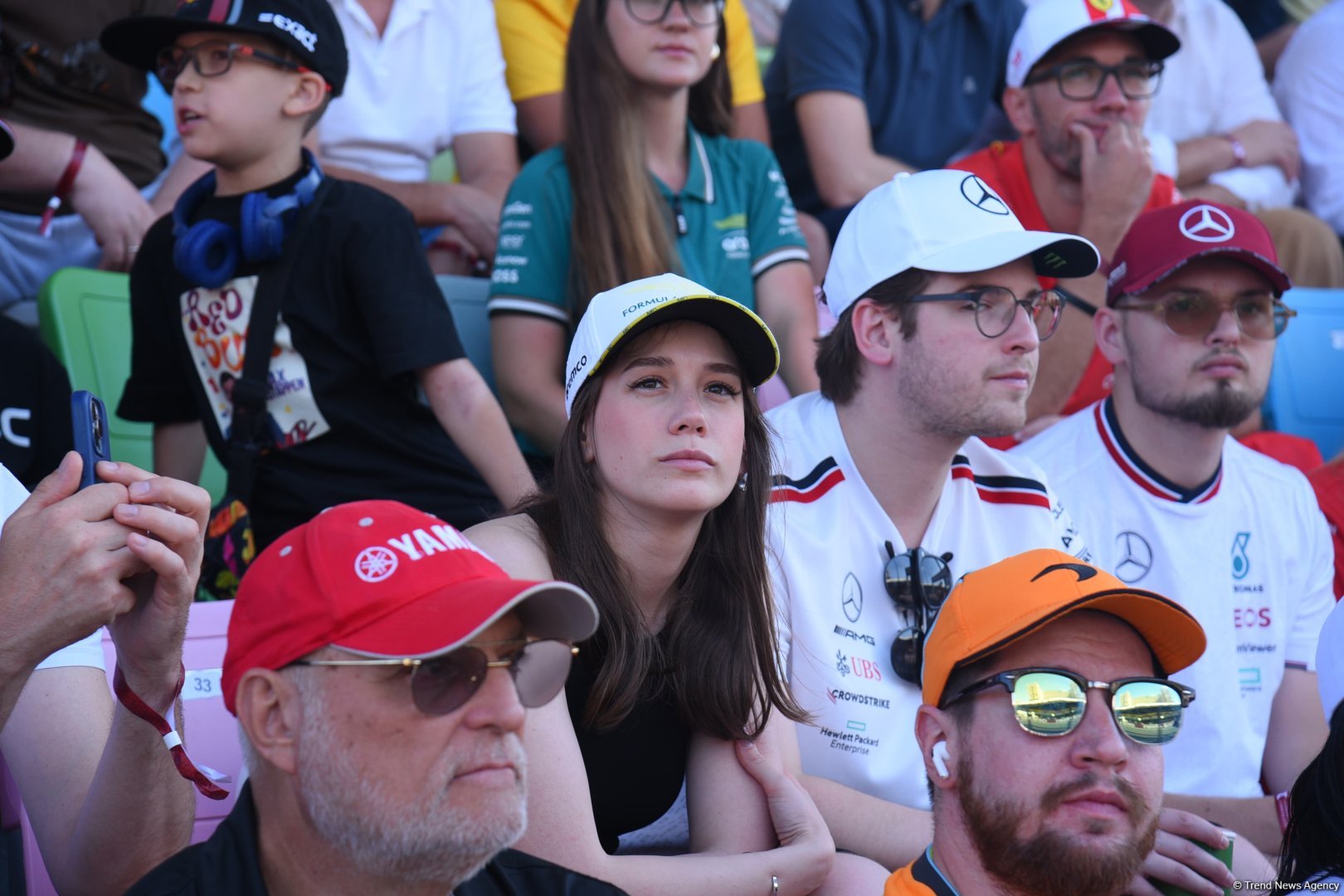 Bakıda "Formula 1" azarkeşlərinin tribunalardan maraqlı anları (FOTOREPORTAJ)
