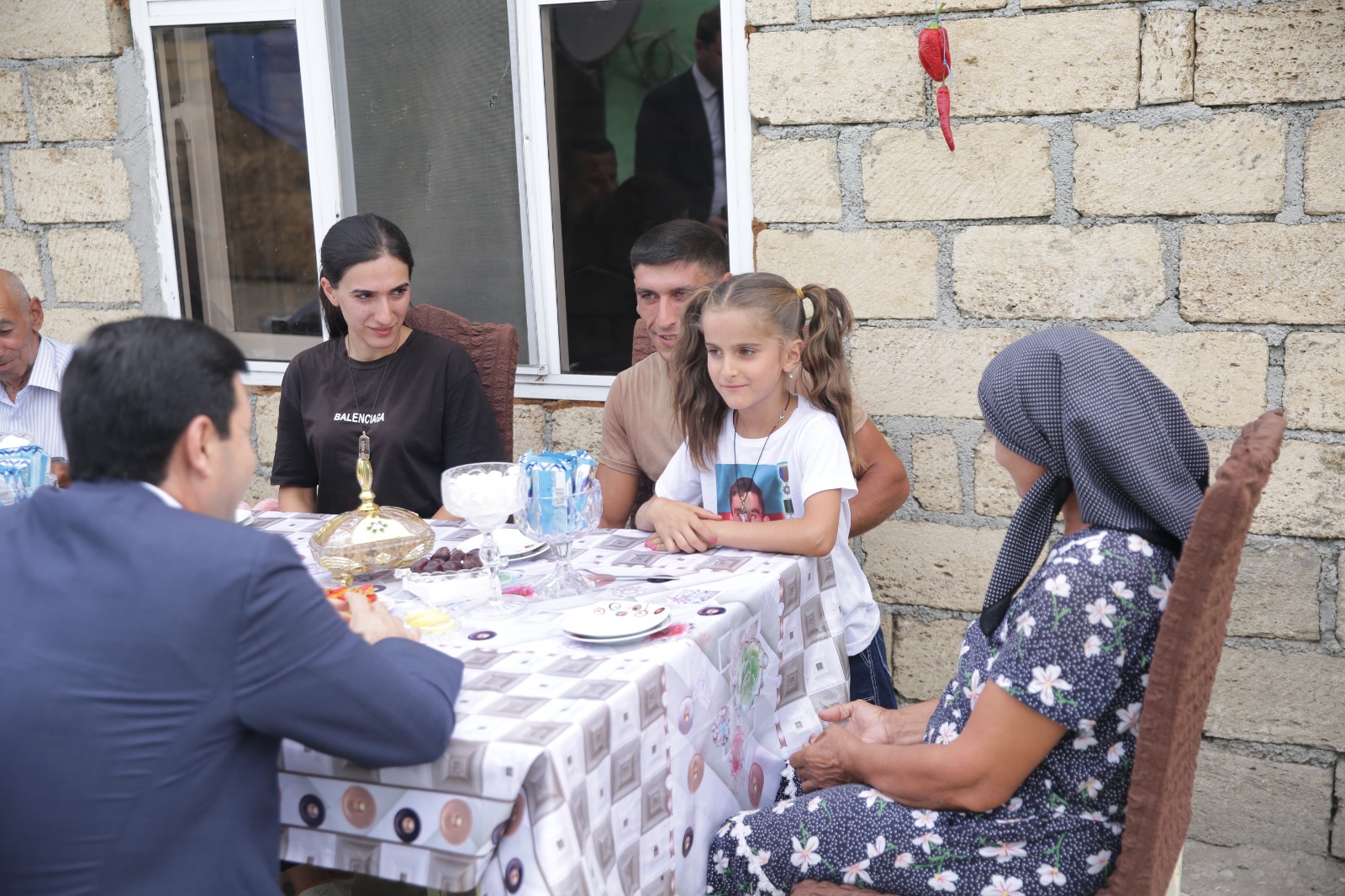Xaçmazın icra başçısı birinci sinifə gedəcək şəhid övladını ziyarət edib (FOTO)