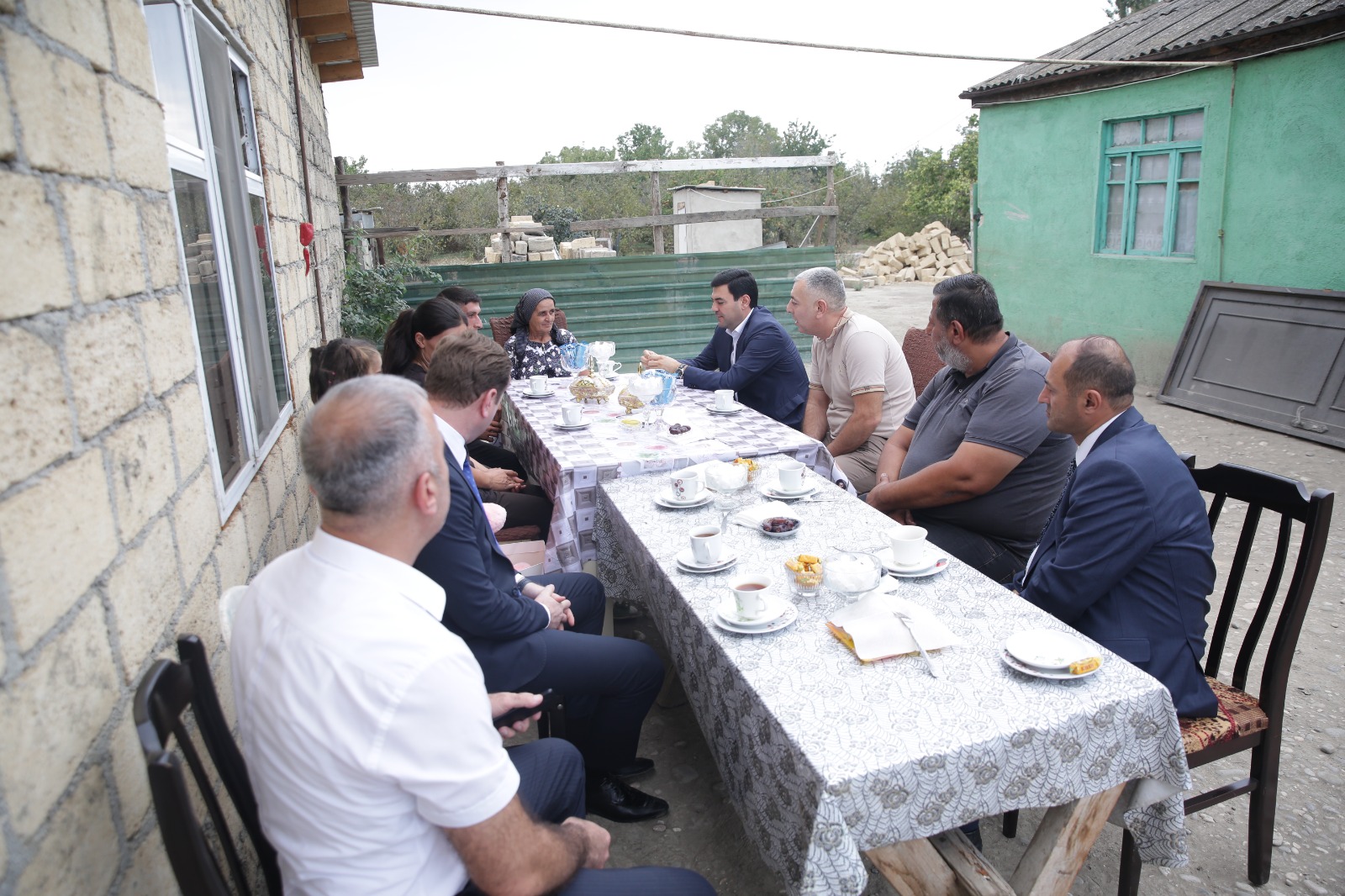 Xaçmazın icra başçısı birinci sinifə gedəcək şəhid övladını ziyarət edib (FOTO)