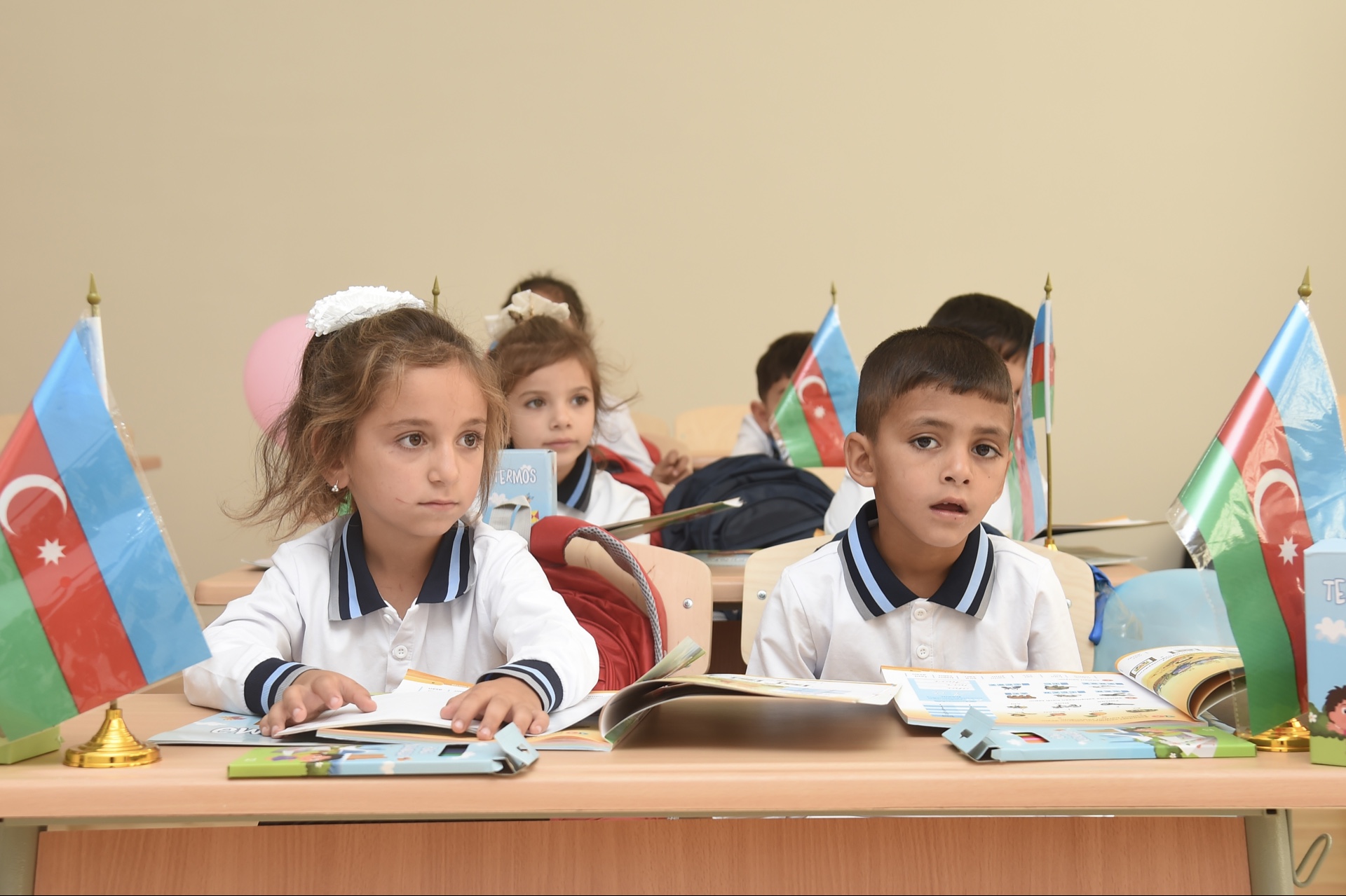 Şamaxının Bağırlı kəndində Heydər Əliyev Fondu tərəfindən inşa olunan yeni məktəb binası istifadəyə verilib (FOTO)