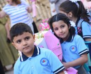 Yeni tədris ilində birincilərin həyəcanı (FOTOREPORTAJ)