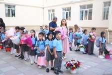 Yeni tədris ilində birincilərin həyəcanı (FOTOREPORTAJ)