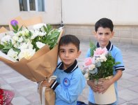 Yeni tədris ilində birincilərin həyəcanı (FOTOREPORTAJ)