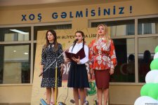 Yeni tədris ilində birincilərin həyəcanı (FOTOREPORTAJ)