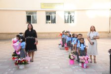 Yeni tədris ilində birincilərin həyəcanı (FOTOREPORTAJ)