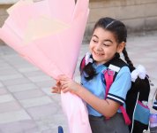 Yeni tədris ilində birincilərin həyəcanı (FOTOREPORTAJ)