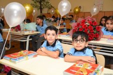 Yeni tədris ilində birincilərin həyəcanı (FOTOREPORTAJ)