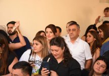 Yeni tədris ilində birincilərin həyəcanı (FOTOREPORTAJ)