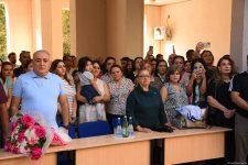 Yeni tədris ilində birincilərin həyəcanı (FOTOREPORTAJ)