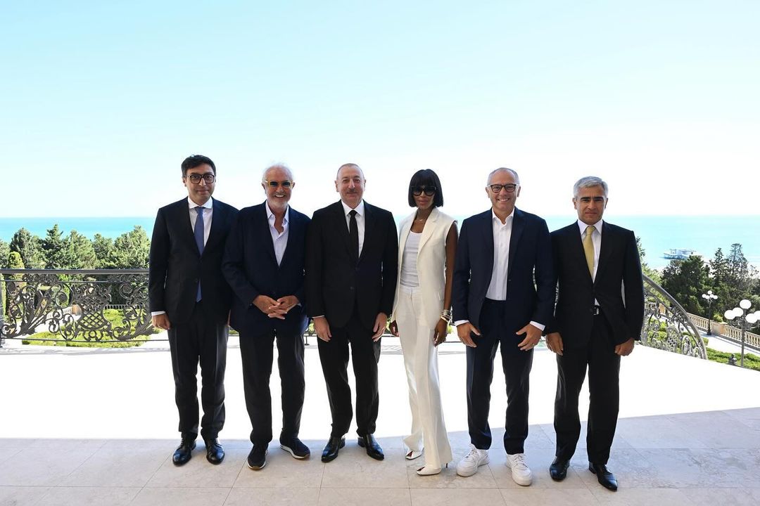 Naomi Kempbell Azərbaycana səfəri ilə bağlı paylaşım edib (FOTO/VIDEO)