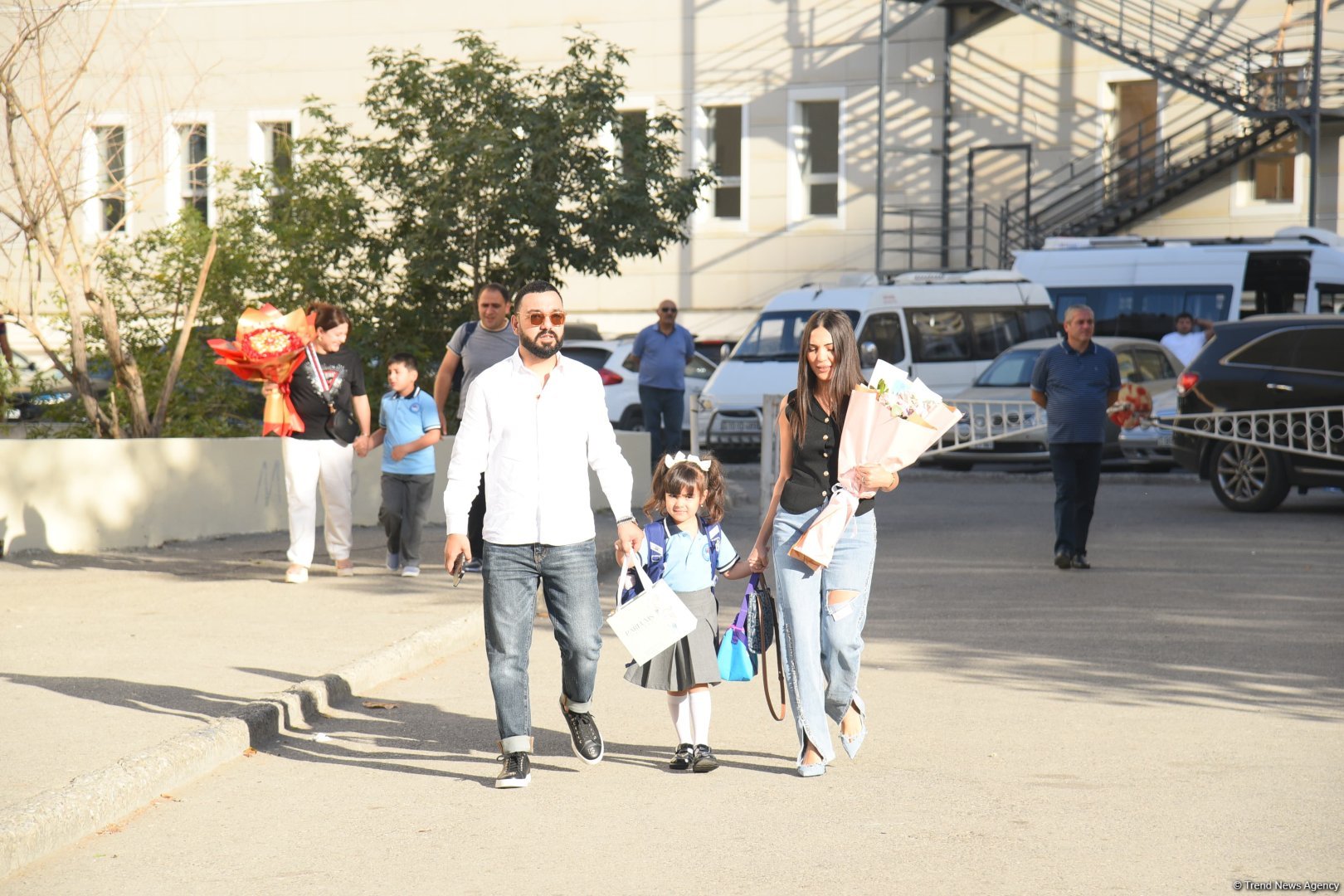 Yeni tədris ilində birincilərin həyəcanı (FOTOREPORTAJ)