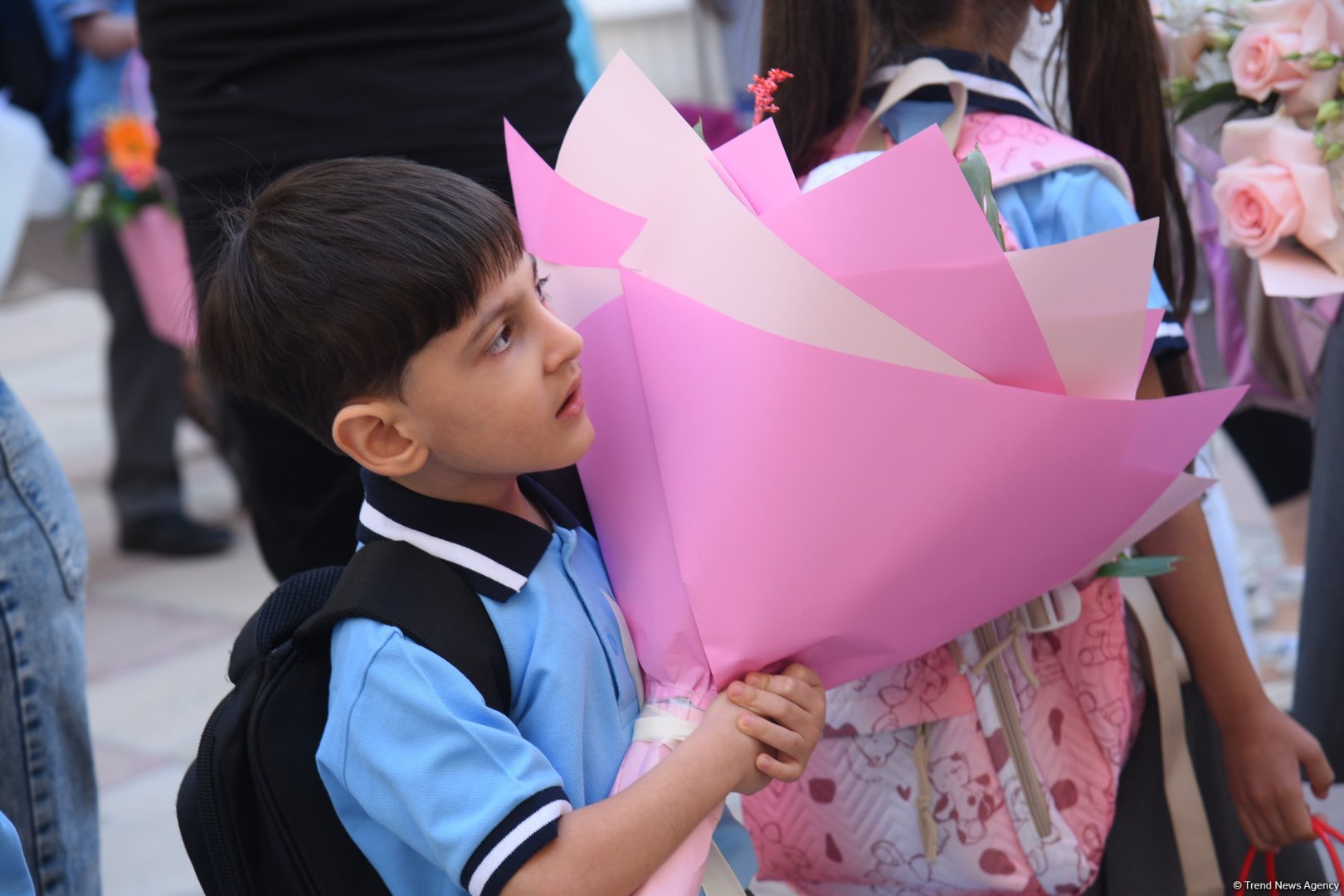 Yeni tədris ilində birincilərin həyəcanı (FOTOREPORTAJ)