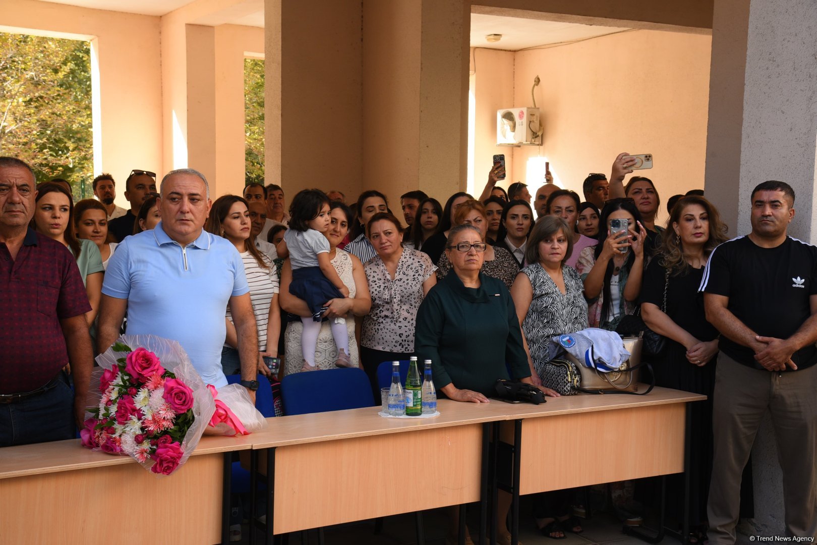 Yeni tədris ilində birincilərin həyəcanı (FOTOREPORTAJ)