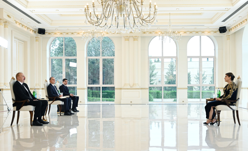 Prezident İlham Əliyev Əlcəzairin Azərbaycanda yeni təyin olunmuş səfirinin etimadnaməsini qəbul edib (FOTO/VİDEO) (YENİLƏNİB)