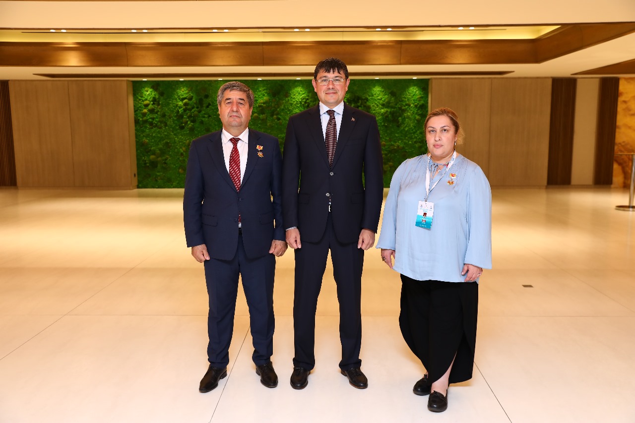 Azərbaycanlı alimlərə medallar təqdim olunub (FOTO)