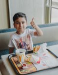 “McDonald’s Azərbaycan” və DSMF bütün ölkə üzrə şəhid ailələrindən olan birinci sinif şagirdlərini məktəb ləvazimatları ilə təmin edib (FOTO)