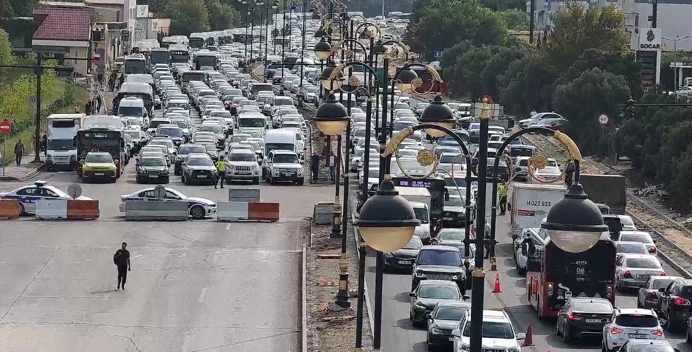 Bakıda tədris ilə başlayan “tıxaclar dövrü” – AÇIQLAMA