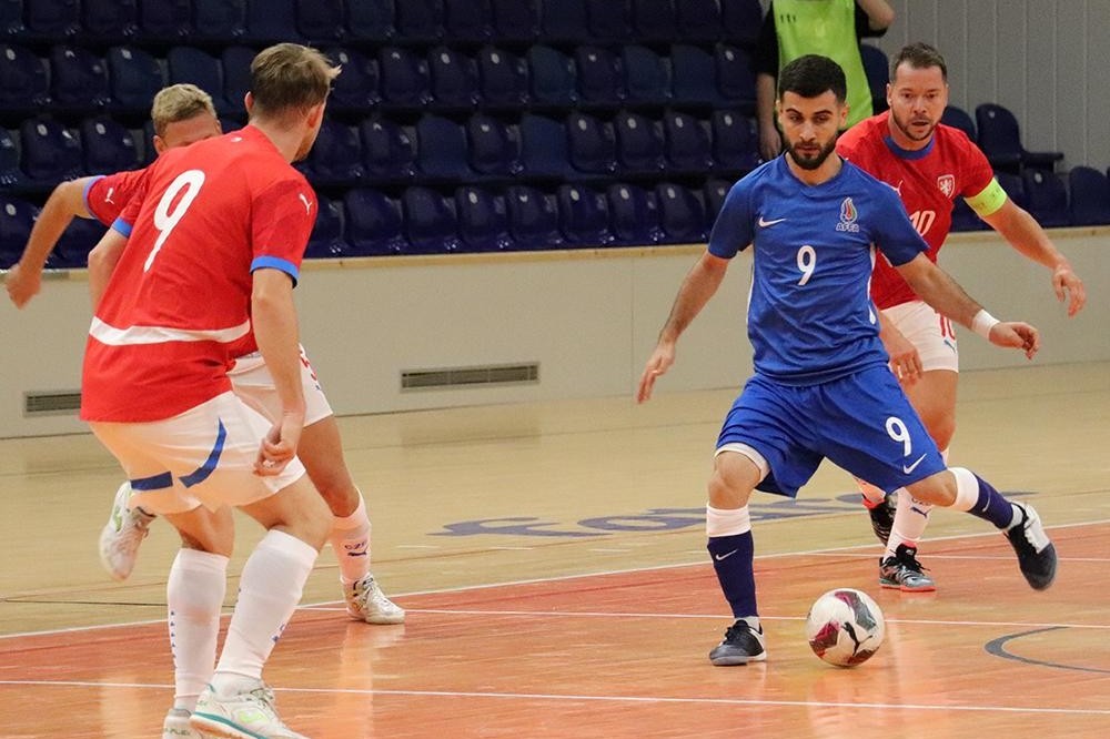 Futzal millimiz Çexiyaya uduzub