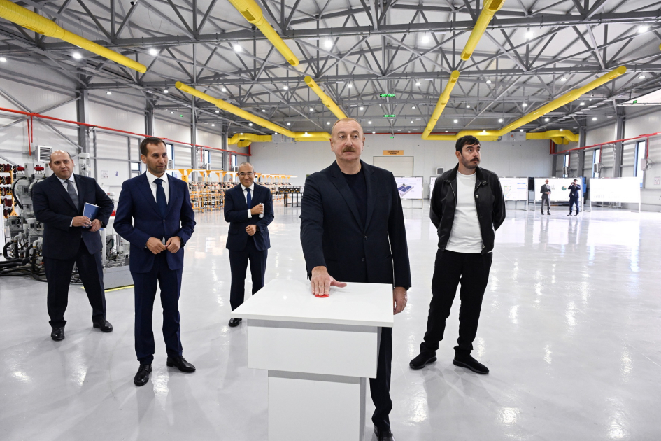 Prezident İlham Əliyev Ağdam Sənaye Parkında görülən işlərlə tanış olub, yeni zavodların açılışlarında iştirak edib (YENİLƏNİB) (FOTO/VİDEO)