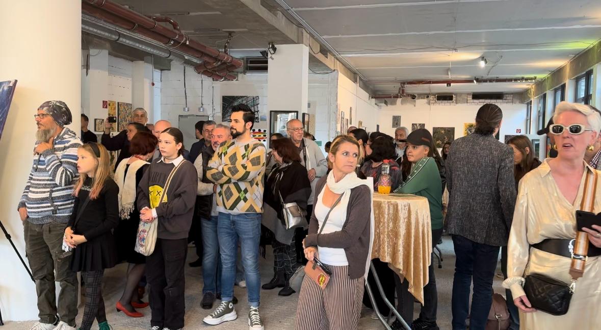 Almaniyada rəsm sərgisində azərbaycanlı rəssamların əsərləri də yer alıb (FOTO)