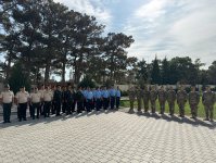 Hərbi qulluqçular İkinci Şəhidlər xiyabanını ziyarət ediblər (FOTO)
